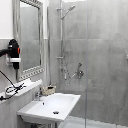 Aparthotel Opera Home Suits *
