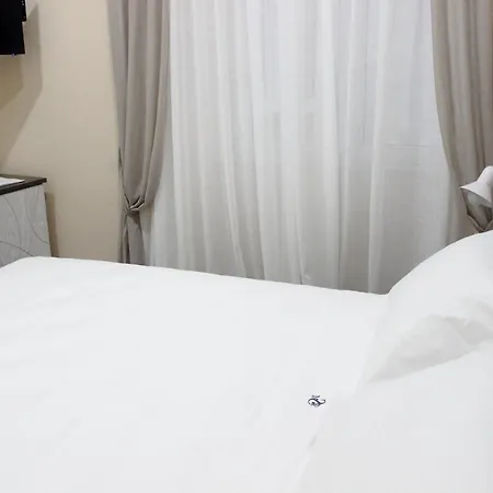 Opera Home Suits Aparthotel