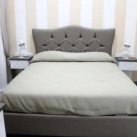 Opera Home Suits Aparthotel *