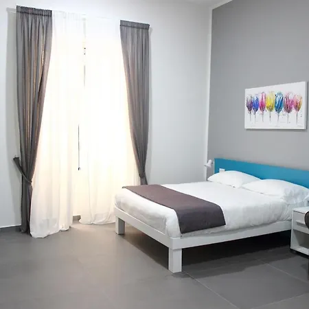 Aparthotel Opera Home Suits *
